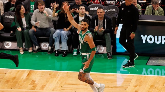 El campeón empieza con récord