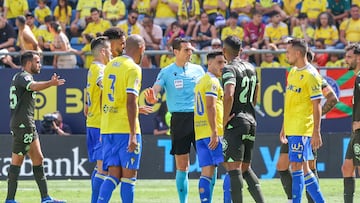 07/10/23 PARTIDO PRIMERA DIVISION CADIZ - GIRONA MARTINEZ MUNUERA