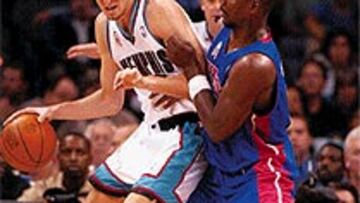 <b>Lucha de gigantes. </b>Gasol se enfrenta a un nuevo tipo de defensas, en las que vale casi todo.