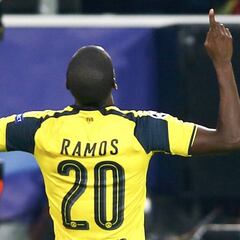 Adrián Ramos marca el gol que deja líder al Dortmund