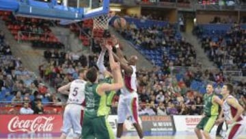 El Unicaja logra un triunfo de oro en el estreno de Odom