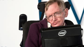 Professor Stephen Hawking arriving at the UK premiere of "The Theory of Everything" at the Odeon Leicester Square in London. (Photo by Zak Hussein/Corbis via Getty Images)