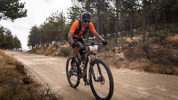 Luis Ángel Maté, en una etapa de la Titan Desert de Almería.