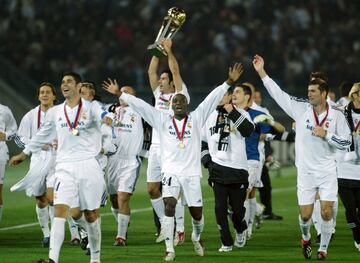 El Real Madrid se enfrenta al Club Olimpia (Paraguay) en la final de la Copa Intercontinental de 2002. El marcador quedó 2-0 para los blancos. en el estadio Internacional de Yokohama.