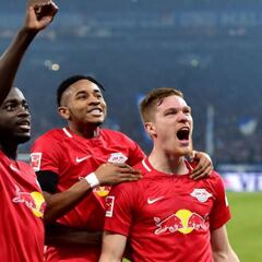 Manita del Leipzig para seguir pisándole los talones el Bayern