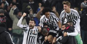 Juventus campeón por quinta vez consecutiva: El equipo de Juan Guillermo Cuadrado levantó una vez más el scudetto en el calcio. El 25 de abril, Juventus celebró su título 32 a falta de tres fechas para terminar la temporada luego conocer la caída de Napoli 1-0 ante Roma.