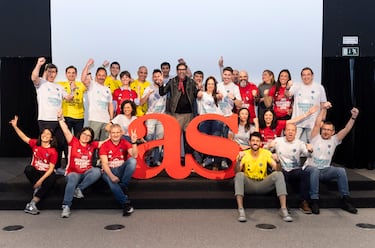 Los runners de AS con sus camisetas para la Zúrich Rock 'n' Roll Running Series Madrid. Jersey amarillo maratón,  gris media maratón y rojo 10 km.