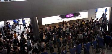 Largas colas en el estreno del iPhone 6 en todo el mundo