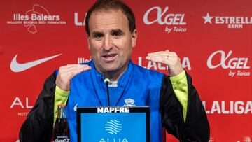 PALMA, 04/12/2025.-El entrenador del RCD Mallorca, Jagoba Arrasate, en la rueda de prensa previa al choque inaugural de la jornada 15 de LaLiga EA Sports frente al Oviedo, este jueves. EFE/ Cati Cladera