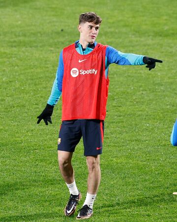 Gavi en un momento del entrenamiento previo a la final de la Supercopa.