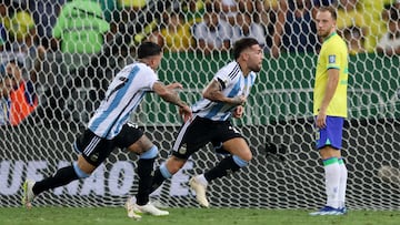 Nicolás Otamendi celebra su gol en el último Brasil-Argentina.