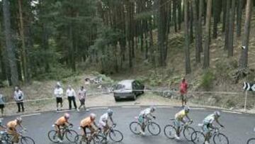 <b>LA SIERRA. </b>El pelotón surcó ayer la Sierra de Guadarrama y hoy volverá a subir a Navacerrada.