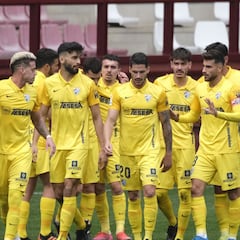 Aprobados y suspensos del Málaga: gol en Las Gaunas de Yanis y ‘no gol a lo Míchel’