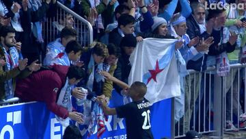 ¡Delantero de Alavés consoló a hinchas rivales: notable gesto!