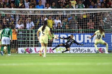 Daniela Espinosa le da ventaja mínima al América ante León