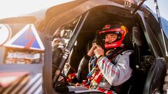 Al Duwadimi (Saudi Arabia), 07/01/2024.- Spanish driver Carlos Sainz of Team Audi Sport prepares for Stage 2 of the 2024 Rally Dakar, from Al Henakiyah to Al Duwadimi, Saudi Arabia, 07 January 2024. (Arabia Saudita) EFE/EPA/Aaron Wishart
