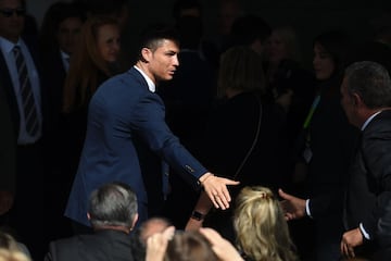 Cristiano, muy feliz en el aeropuerto de Madeira