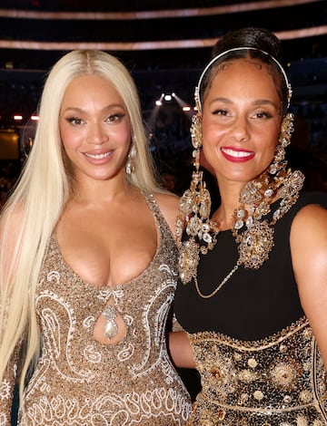 Beyonc y Alicia Keys durante la gala de los Premios Grammys 2025 celebrados en Los ?ngeles.