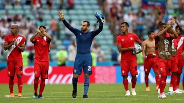 Selecci&oacute;n de Per&uacute; celebra su victoria sobre Australia.