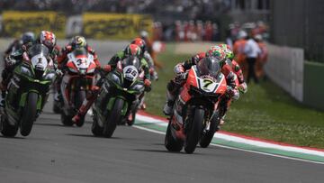 Carrera de Superbikes en Imola.