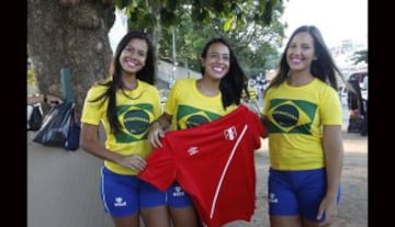 Las bellas hinchas se adueñan de las Eliminatorias