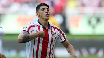 Otro que podría vivir su último compromiso con Chivas. El delantero llegó para ganarse el corazón del público tapatío porque fue clave para conseguir el título del Clausura 2017. Si bien su producción goleadora bajó y sólo se adjudicó tres anotaciones en
