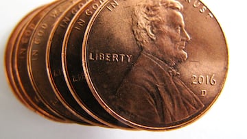 FILE PHOTO: One-cent U.S. coins known as the penny are shown in this illustration picture, after U.S. President Trump informed on his Truth Social media account that he instructed the Secretary of the US Treasury to stop producing new pennies, February 11, 2025. REUTERS/Mike Blake/File Photo