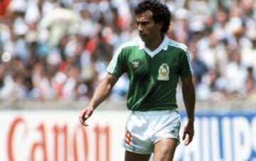 Ese mismo año, Hugo debuta con la camiseta de la selección mexicana