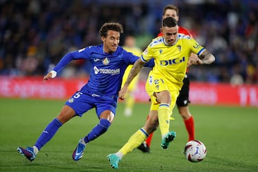 El Getafe mide los temblores de un Granada en combustión