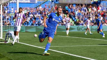 GETAFE, SPAIN - OCTOBER 01: Borja Mayoral of Getafe CF celebrates after scoring their side's first goal during the LaLiga Santander match between Getafe CF and Real Valladolid CF at Coliseum Alfonso Perez on October 01, 2022 in Getafe, Spain. (Photo by Angel Martinez/Getty Images)