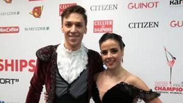 Los dos patinadores españoles, tras su éxito.