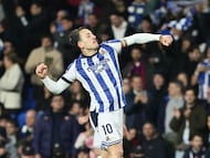 1-0. Mikel Oyarzabal celebra el primer tanto.