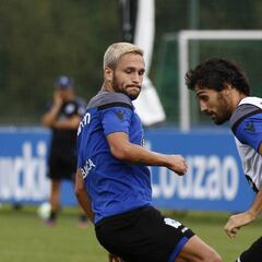 Andone supera sus molestias y entra en la lista ante el Madrid