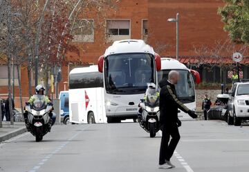 Llegada del autobús del Real Madrid. 

