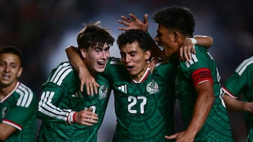 Portugal coach Roberto Martínez claims that Mexico should be considered a title contender due to one essential factor: playing at home.