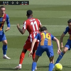 Lemar se retiró a los 12 minutos por unas molestias musculares