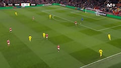 Garnacho se aprovecha de la pifia del día en la Europa League: ¿Pero qué hace el portero?