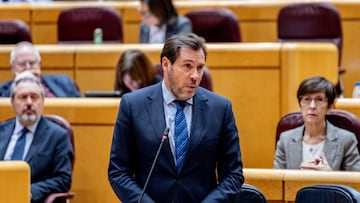 El ministro de Transportes y Movilidad Sostenible, Óscar Puente, interviene durante una sesión plenaria en el Senado, a 2 de diciembre de 2025, en Madrid (España). En una nueva sesión de control al Gobierno, el Senado además ha estado marcado por la aprobación de llevar dos conflictos de atribuciones con el Congreso de los Diputados ante el Tribunal Constitucional.
02 DICIEMBRE 2025;SENADO;SESIÓN DE CONTROL;GOBIERNO;ESPAÑA;CONFLICTOS;CONGRESO DE LOS DIPUTADOS;TRIBUNAL CONSTITUCIONAL;MADRID
Ricardo Rubio / Europa Press
02/12/2025