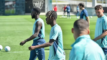 15/04/26 ATHLETIC DE BILBAO ENTRENAMIENTO
NICO WILLIAMS IÑAKI WILLIAMS