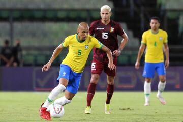 Brasil es la Selección con mayor presencia entre los más valiosos de las Eliminatorias Sudamericanas con 10 jugadores en los primeros 20 puestos, seguida por Argentina (6) y Uruguay (3). El top 20 lo cierra un colombiano.