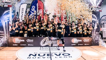 Fuerza Regia celebra el campeonato de la temporada 2023 de la LNBP.