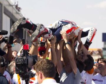 Marc Márquez celebra su triunfo en el Gran Premio de Aragón.