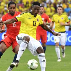 Yerry Mina se fue lesionado y es duda ante Argentina