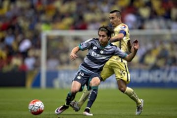 El juego por momentos se trabó en media cancha.