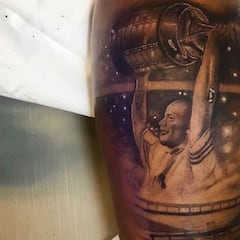 Carlos Sánchez y un tatuaje en su cuerpo bien riverplatense