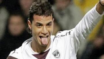 Chamakh dice que el Sevilla está entre los equipos interesados en su fichaje