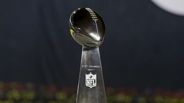 SAN JOSE (United States), 03/02/2026.- The coveted Vince Lombardi Trophy is displayed during the National Football League's (NFL) Super Bowl LX Opening Night event in San Jose, California, USA, 02 February 2026. The AFC Champion New England Patriots will face the NFC Champion Seattle Seahawks in Super Bowl LX at Levi's Stadium in Santa Clara, California, USA, 08 Februay 2026. EFE/EPA/JOHN G. MABANGLO