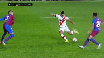 El golazo bárbaro de Falcao al Barcelona rompiendo a Piqué