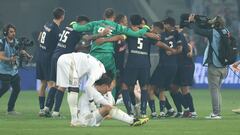 Paris Saint-Germain's players celebrate winning the French Cup Final football match against Olympique Lyonnais (OL) at the Stade Pierre-Mauroy, in Villeneuve-d'Ascq, northern France on May 25, 2024. (Photo by FRANCK FIFE / AFP)