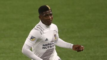 Yony González en un partido de la MLS